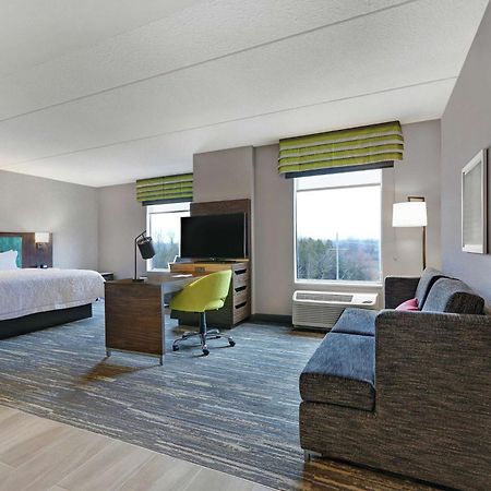 Hampton Inn ปีเตอร์บอร์โรว์ ภายนอก รูปภาพ