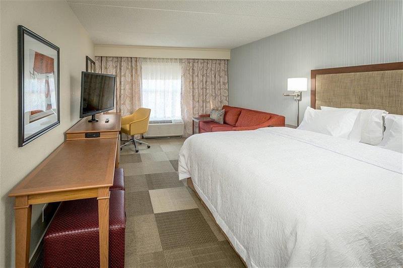 Hampton Inn ปีเตอร์บอร์โรว์ ภายนอก รูปภาพ