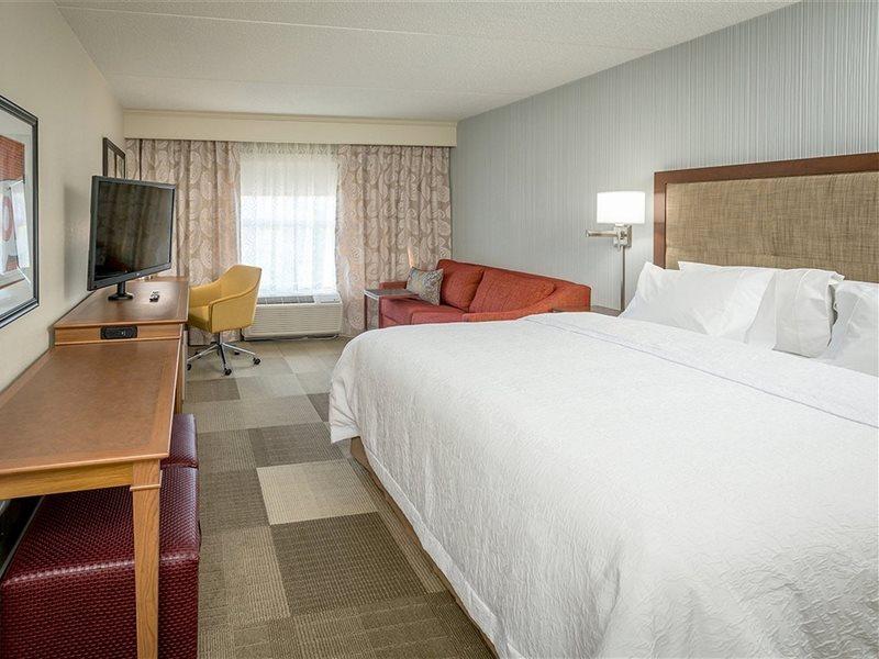 Hampton Inn ปีเตอร์บอร์โรว์ ภายนอก รูปภาพ