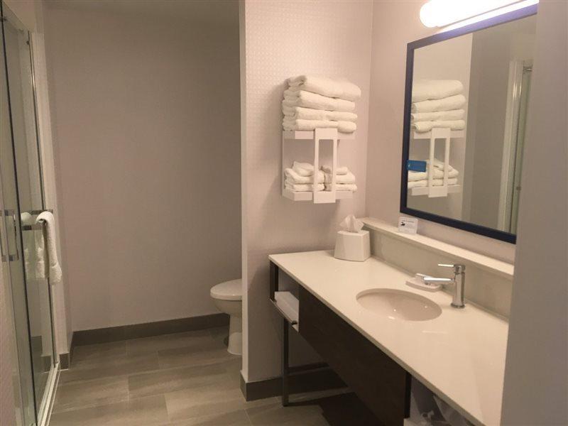 Hampton Inn ปีเตอร์บอร์โรว์ ภายนอก รูปภาพ
