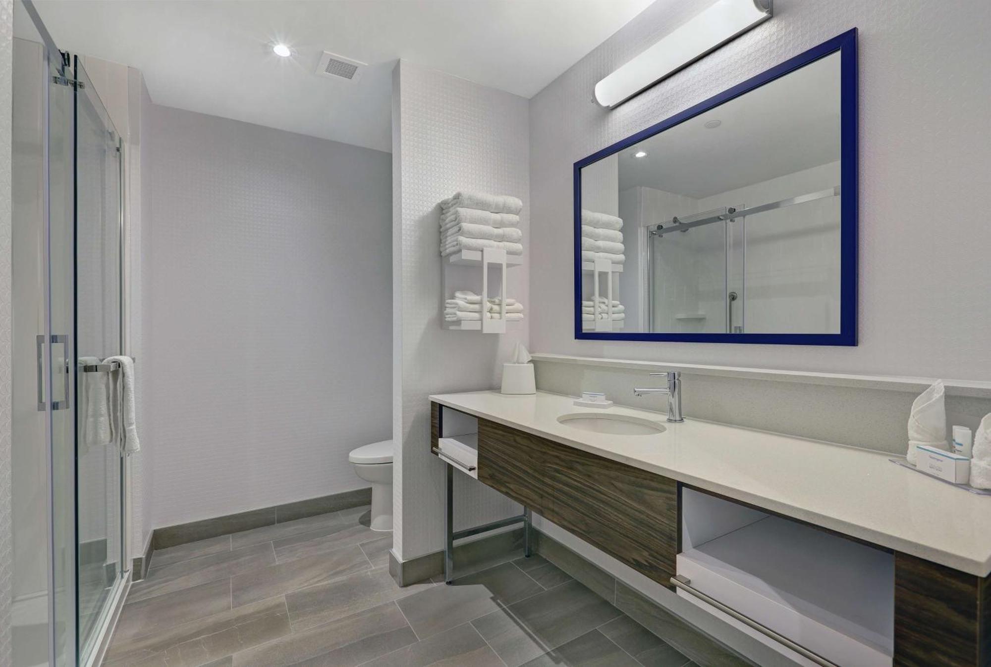 Hampton Inn ปีเตอร์บอร์โรว์ ภายนอก รูปภาพ