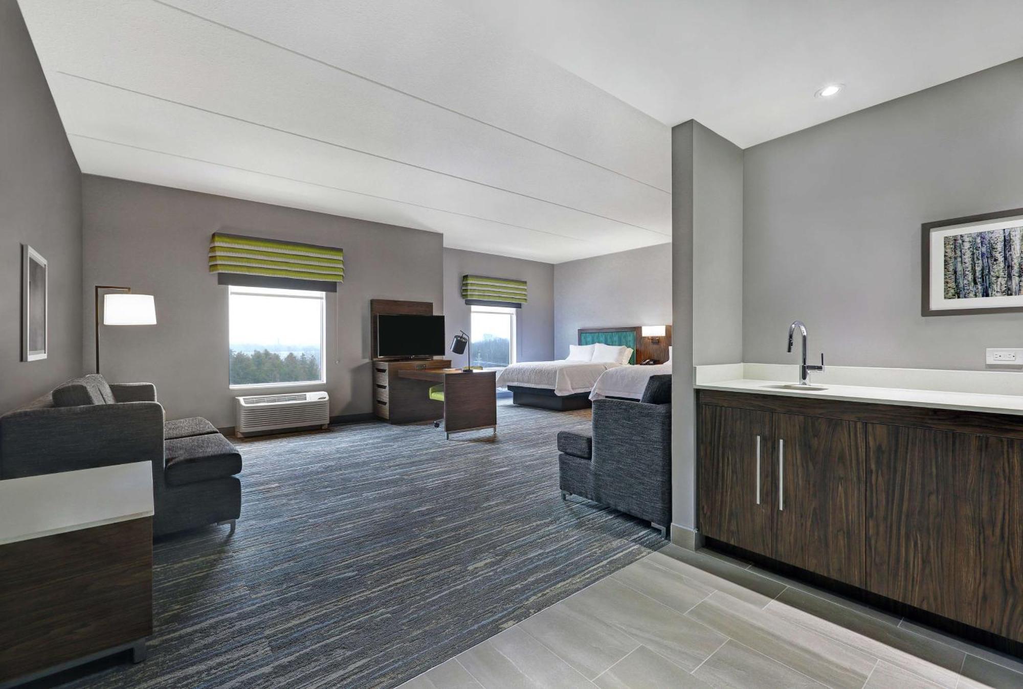 Hampton Inn ปีเตอร์บอร์โรว์ ภายนอก รูปภาพ