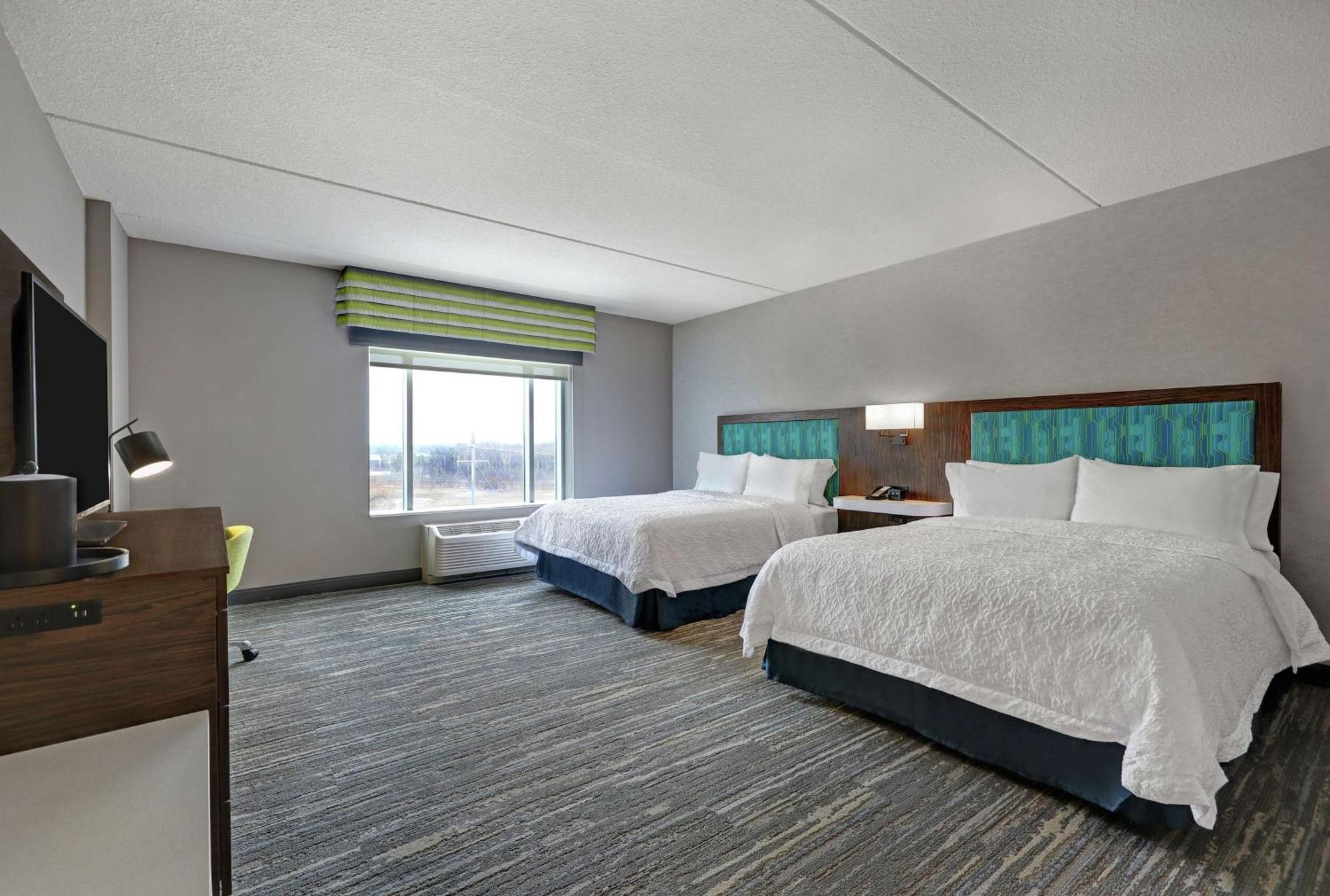 Hampton Inn ปีเตอร์บอร์โรว์ ภายนอก รูปภาพ