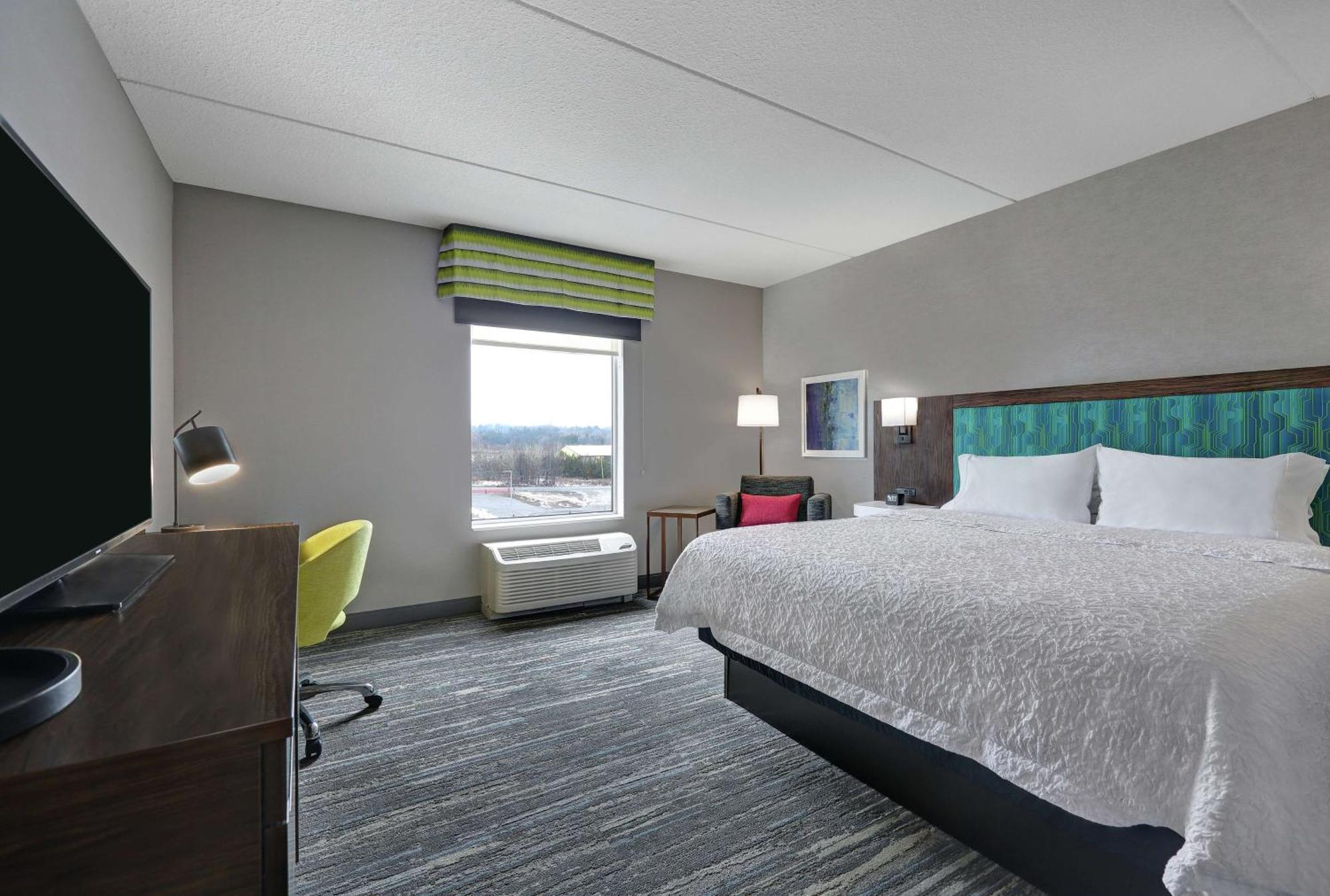 Hampton Inn ปีเตอร์บอร์โรว์ ภายนอก รูปภาพ