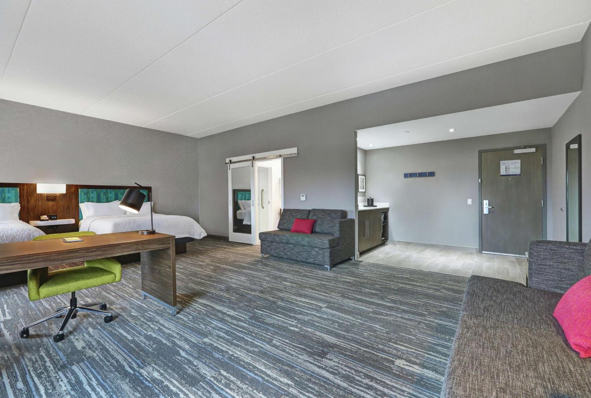 Hampton Inn ปีเตอร์บอร์โรว์ ภายนอก รูปภาพ
