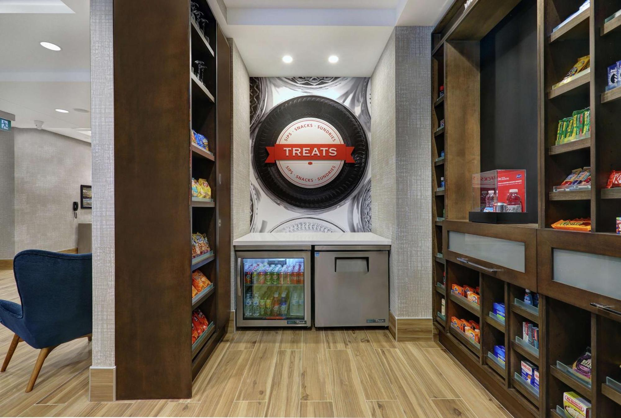 Hampton Inn ปีเตอร์บอร์โรว์ ภายนอก รูปภาพ